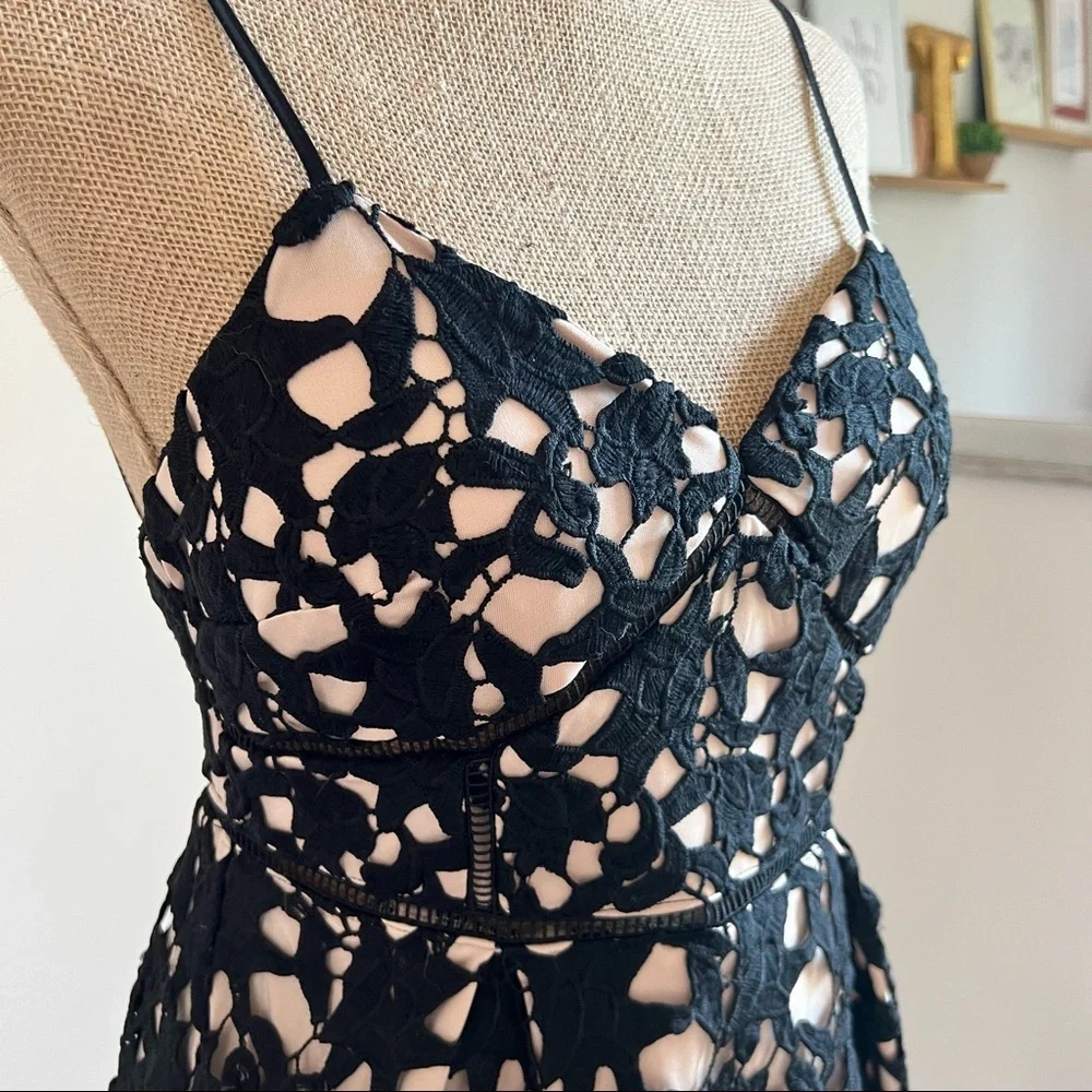 🏷️ SOLD Black & Nude Lace Cutout Mini Dress - Picture 3 of 10
